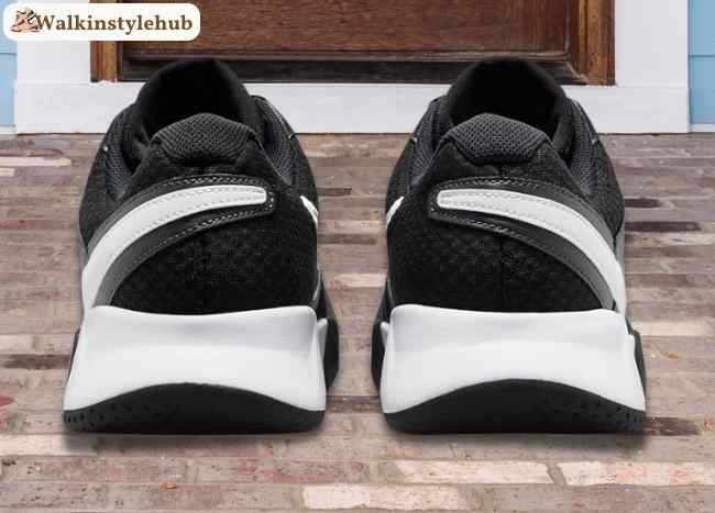Nike Men's Tennis Shoe